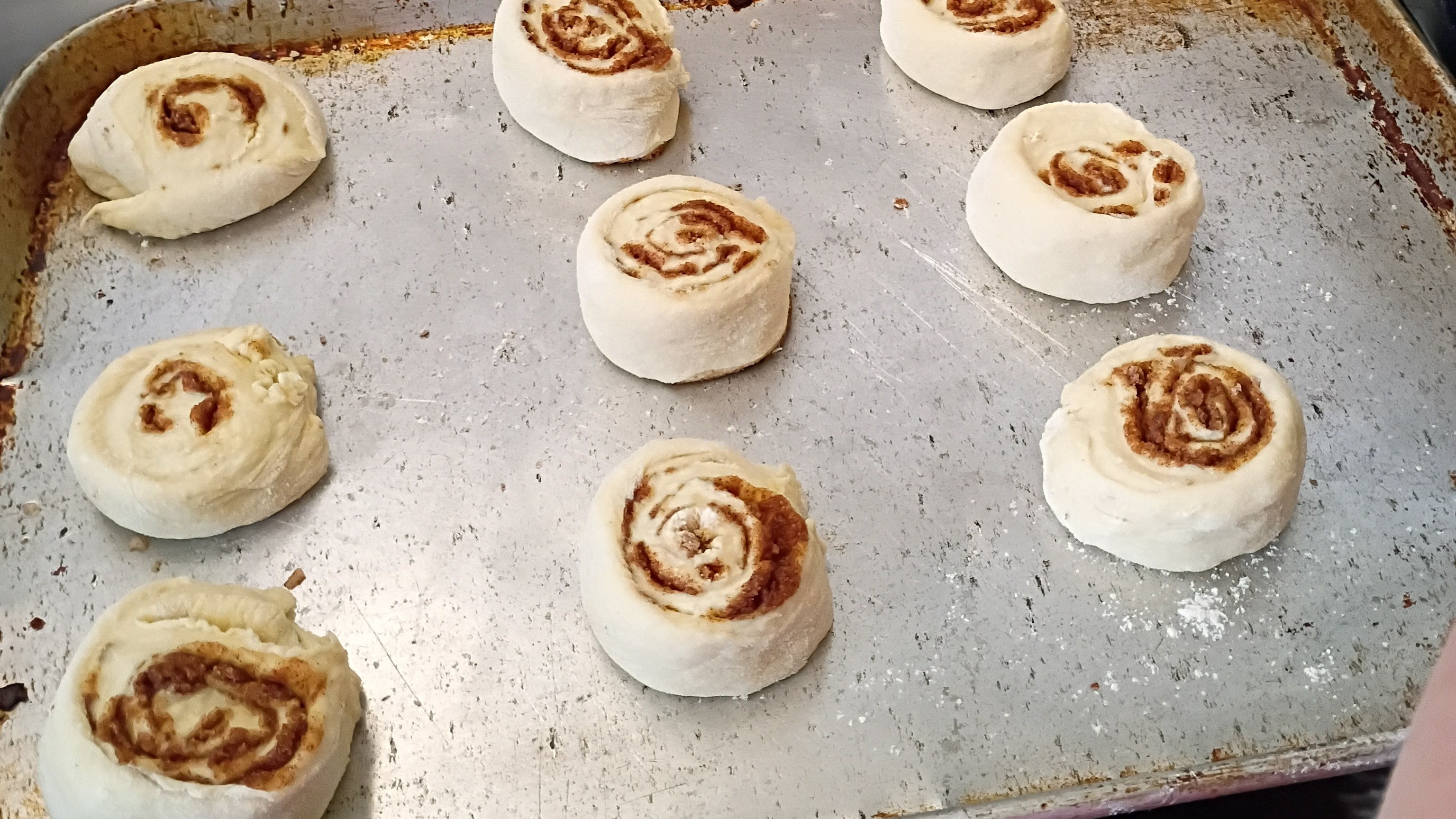 Pumpkin spice cinnamon roll drop